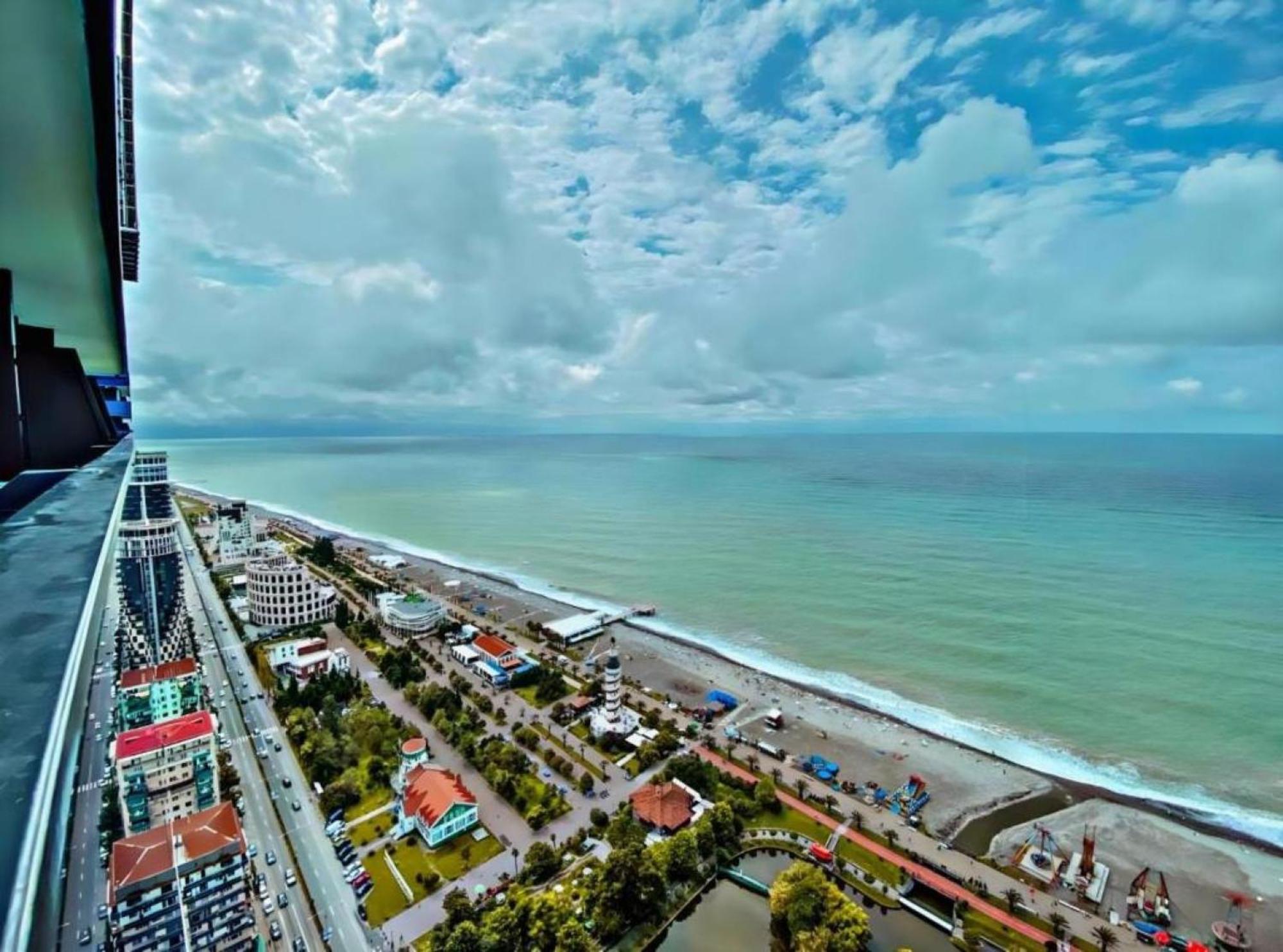 Orbi City Sea View Aparthotel Batumi Exterior foto