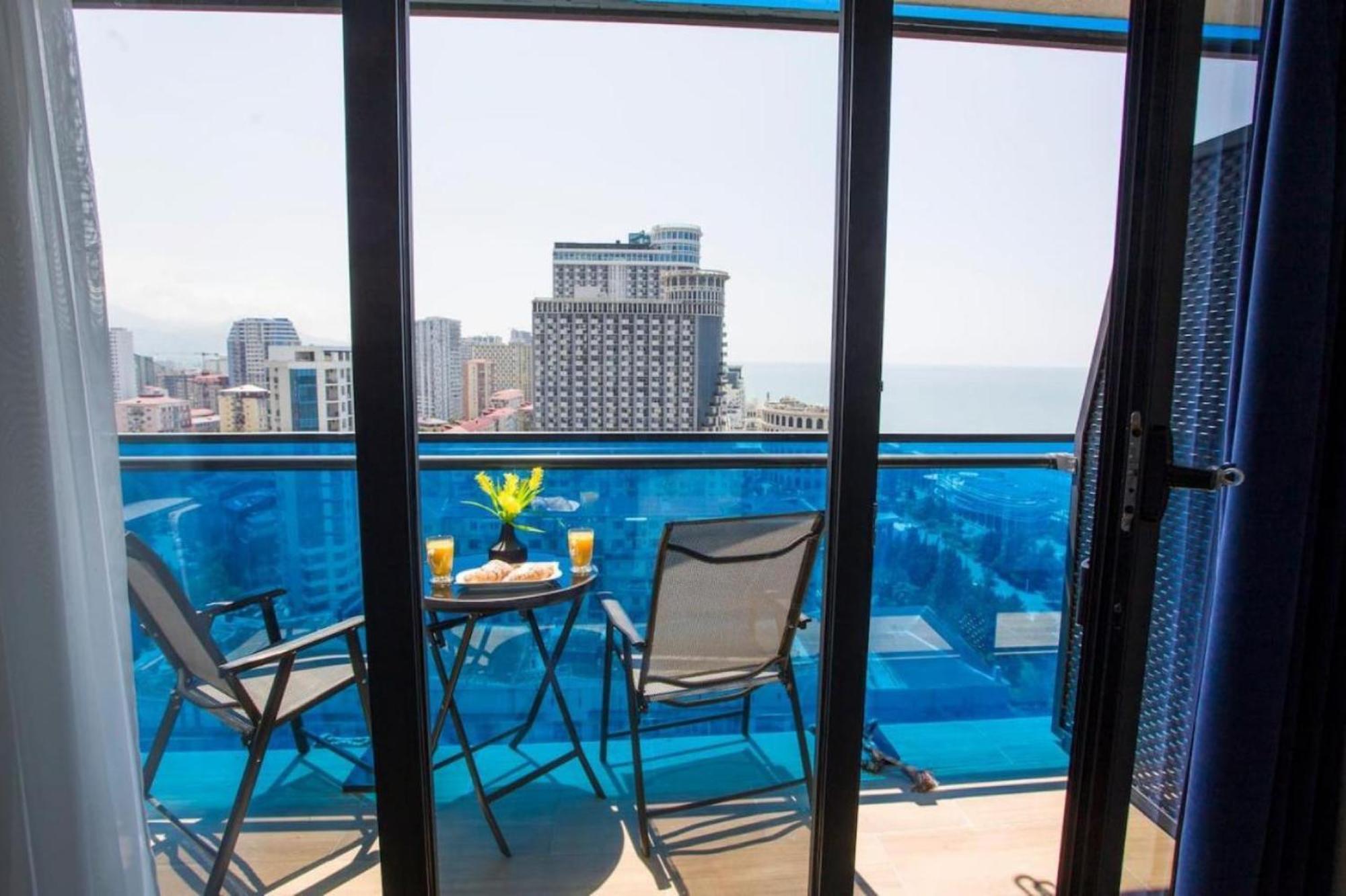 Orbi City Sea View Aparthotel Batumi Exterior foto